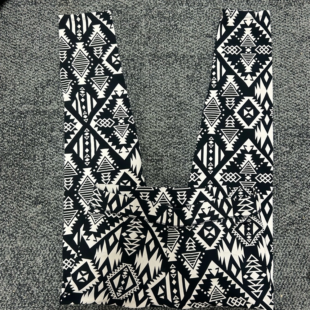 vintage victoria’s secret aztec print leggings